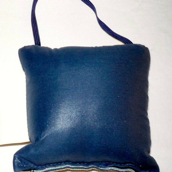 Boyds Bears & Friends Small Tapestry Pillow w/ribbon hanger - Bunny - Picture 2 of 3